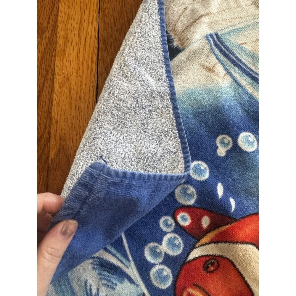 Vintage Hilasal Realistic Tabby Cat Fishbowl Beach Towel Clownfish Blue 27x52